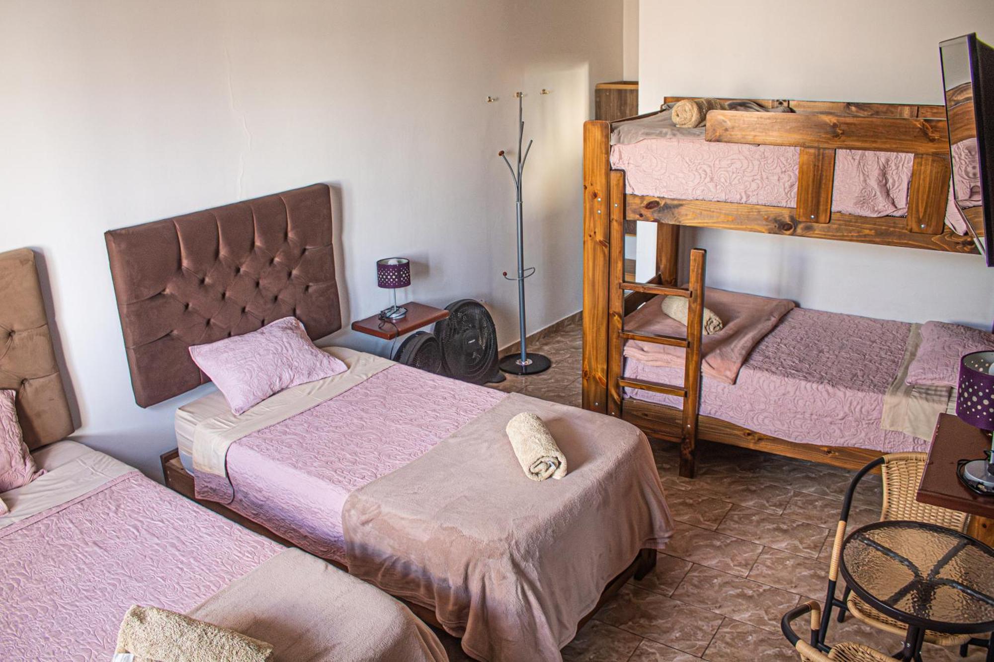 Huacachina Desert House Hotel 2*